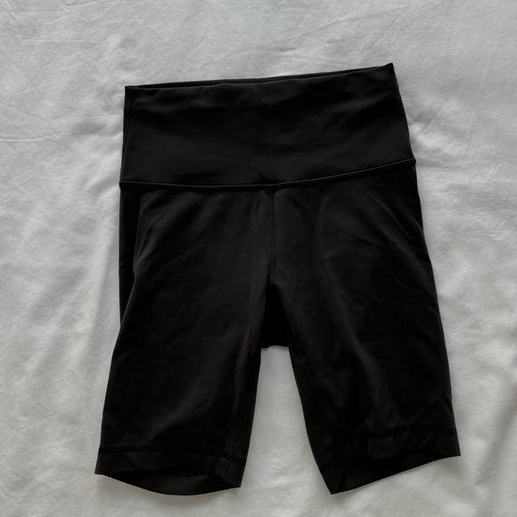 Lululemon Black High Rise Biker Shorts Size 6 - Picture 4 of 6